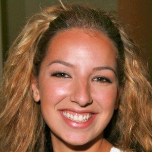 Vanessa Lengies Headshot 10 of 10