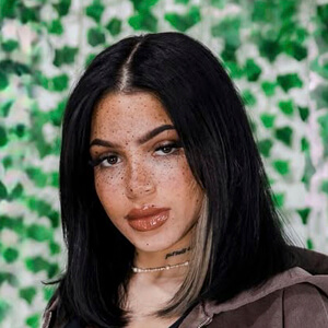 Vanessa Loud Headshot 2 of 8