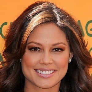 Vanessa Lachey Headshot 4 of 10