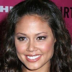 Vanessa Lachey Headshot 7 of 10