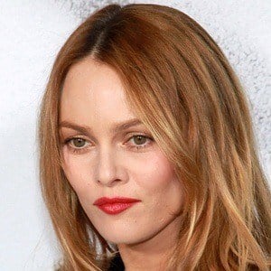 Vanessa Paradis Headshot 8 of 10