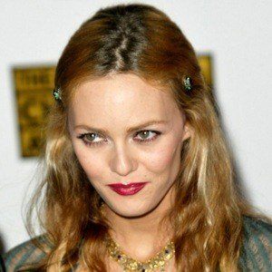 Vanessa Paradis Headshot 10 of 10