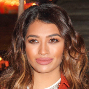 Vanessa White Headshot 10 of 10