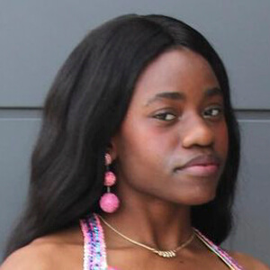vanessaelifestyle Headshot 4 of 6