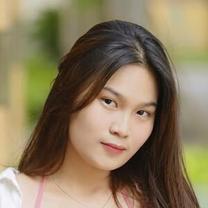 Verllyaling Headshot 2 of 6