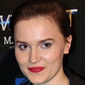 Veronica Roth Headshot 5 of 7