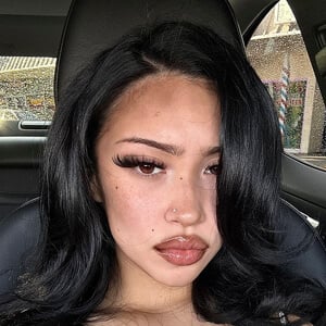 versacesdaughter Headshot 3 of 6