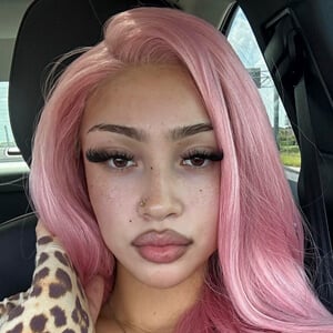 versacesdaughter Headshot 4 of 6