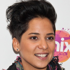 Vicci Martinez Headshot 3 of 4