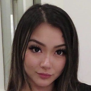 Vicki Li Headshot 10 of 10