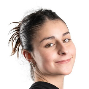Vicky Wechsler Headshot 4 of 5
