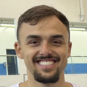 Victão do Basquete Pra Vida at age 23