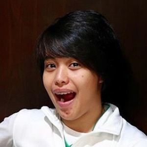 Victonara Galang Headshot 6 of 8