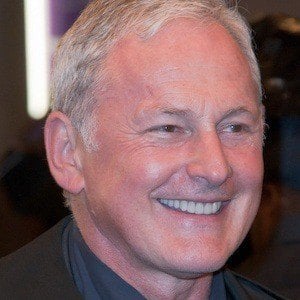 Victor Garber Headshot 5 of 10