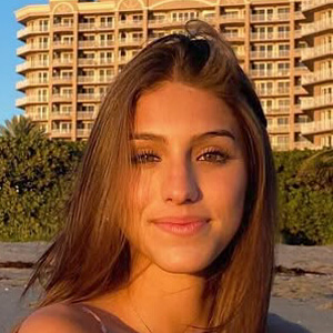 Victoria Alarcon Headshot 2 of 6