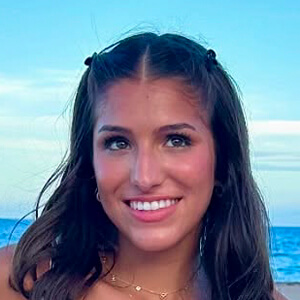Victoria Alarcon Headshot 4 of 6
