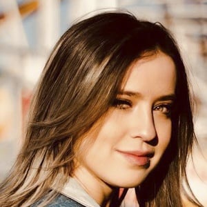 Victoria Dallier at age 20