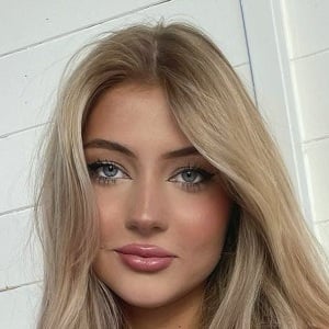 Victoria Rozmajzl at age 17