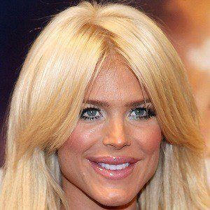 Victoria Silvstedt Headshot 5 of 10