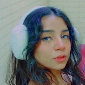 Viepsa Arora Headshot 4 of 6