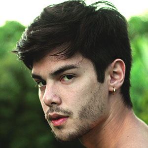 Vini Uehara Headshot 3 of 4