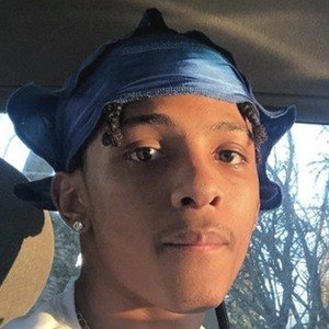 Viniq Headshot 4 of 10