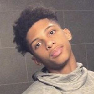 Viniq Headshot 9 of 10