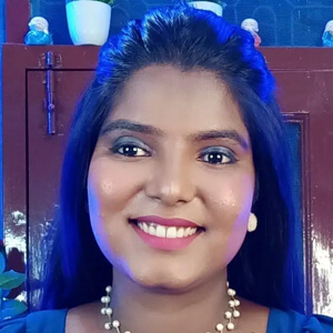 Vinisha Vijayakumar Headshot 2 of 5