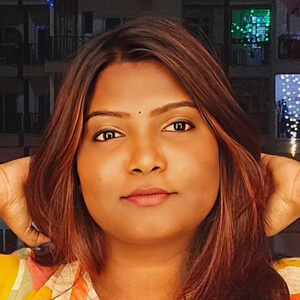 Vinisha Vijayakumar Headshot 3 of 5