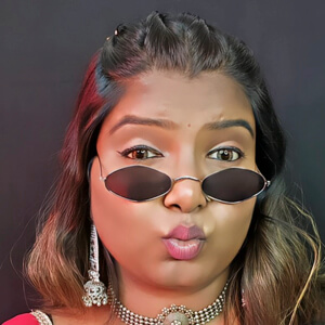 Vinisha Vijayakumar Headshot 5 of 5