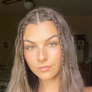 Virginia Steinmann Headshot 2 of 4