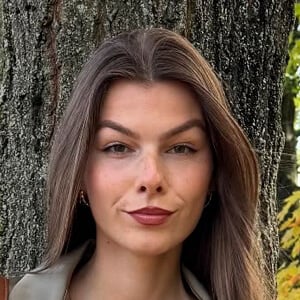 Virginia Steinmann Headshot 4 of 4