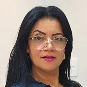 Viviane Magalhães Headshot 3 of 3