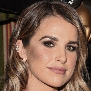 Vogue Williams Headshot 7 of 10