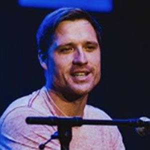 Walker Hayes Headshot 4 of 10