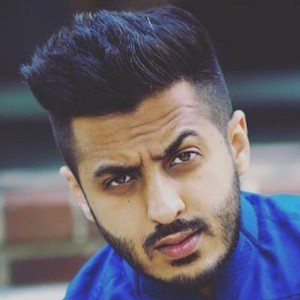 Waqas Riaz Headshot 4 of 10