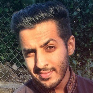 Waqas Riaz Headshot 7 of 10