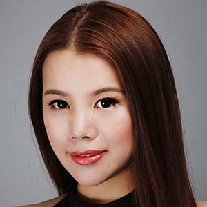 Wendy Yu Headshot 2 of 2