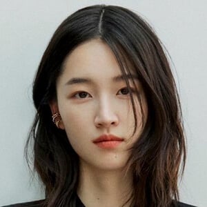 Won Ji-an Headshot 5 of 5