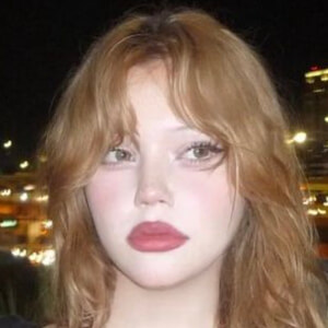 xizzxy Headshot 5 of 9