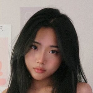 xxoojjff Headshot 2 of 4