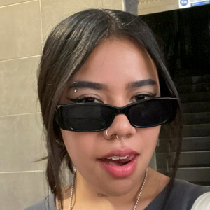 YaeeMit Headshot 2 of 2