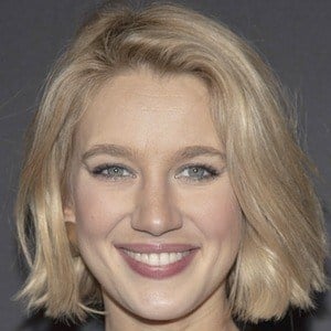 Yael Grobglas Headshot 8 of 8