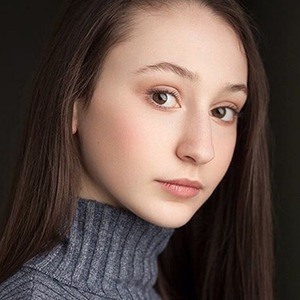 Yael Yurman Headshot 6 of 6