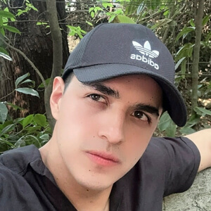 Yair Rueda Headshot 3 of 6