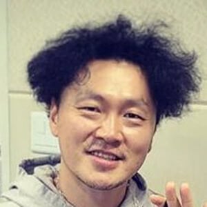 Yang Dong-geun Headshot 3 of 5