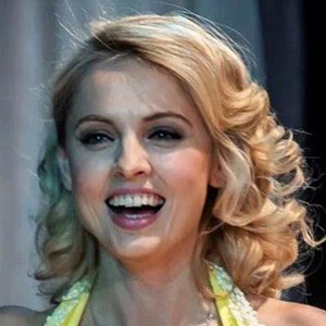 Yanina Studilina Headshot 6 of 6