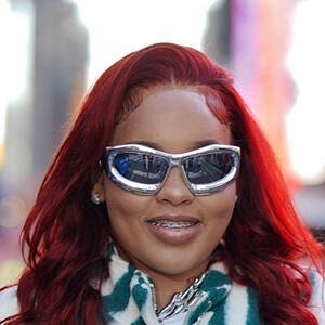 yeahitsamberrtoo Headshot 2 of 4