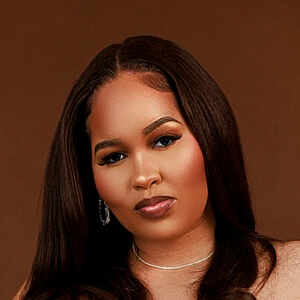 yeahitsamberrtoo Headshot 3 of 4