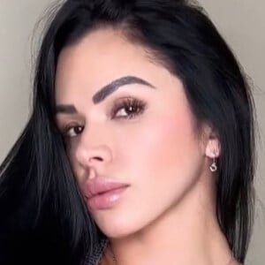 Yendry Lobo Headshot 6 of 7